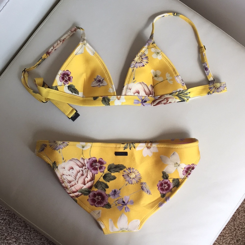 Authentic triangl bikini- yellow floral